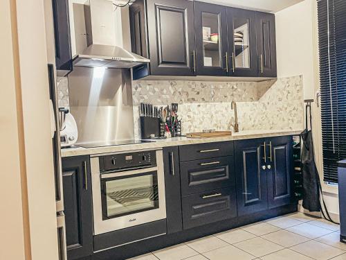 Konyha, Cosy Haven SGDB in Sainte-Geneviève-des-Bois