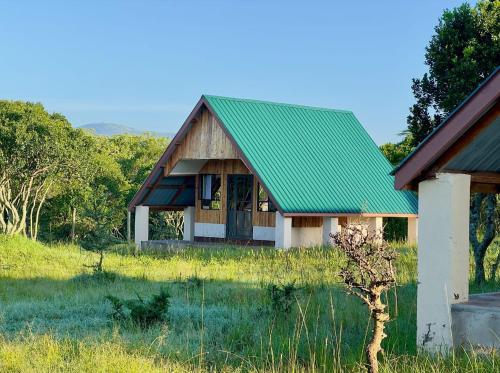 OLORIEN MARA CAMP