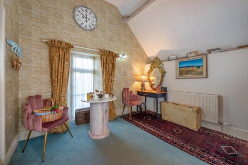 Luxurious, Fabulous, Fun, Contemporary Suite in Retreat Centre, Salisbury (foto 6)