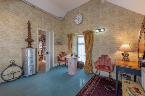 Luxurious, Fabulous, Fun, Contemporary Suite in Retreat Centre, Salisbury (foto 9)