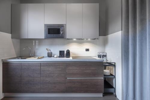 Fifty Eight Suite Milan Montenapoleone Two Bedrooms - image 4