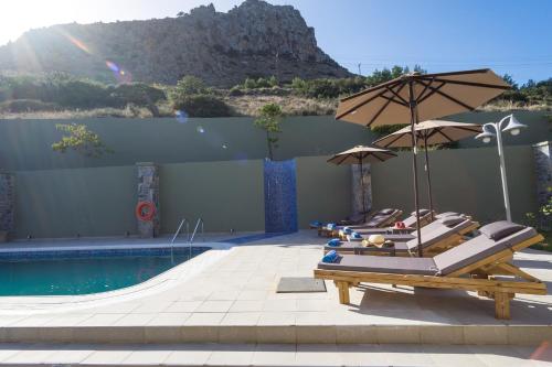 Royal Hill Villa - Private Pool - Sleeps 8