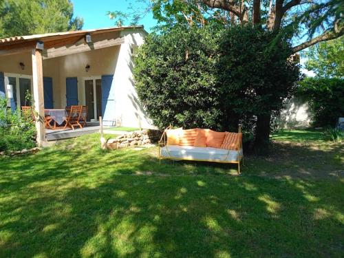 Villa avec piscine dans un avre de verdure - Location saisonnière - Caderousse