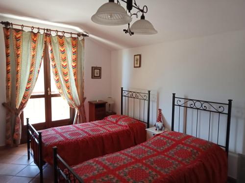 2 twin beds