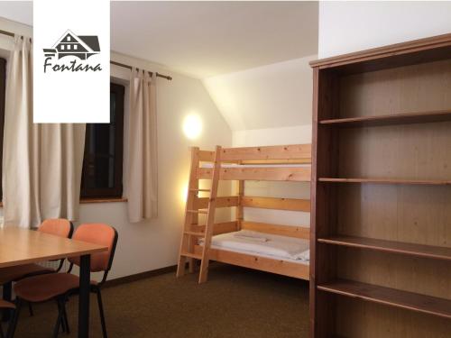 Quintuple Room