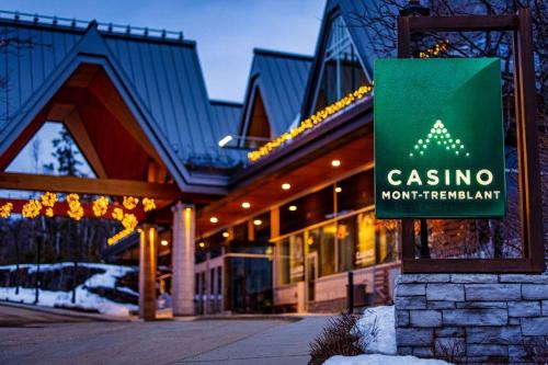 Kazino, The Glam Shack - Golf, Ski, Spa in Saint-Faustin-Lac-Carré (QC)