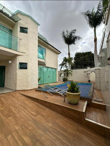 Balkon/terasa, Sobrado com piscina no jardim america in Jardim America