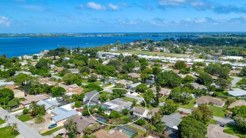 Montauks Point! Private pool home 10 min drive to Anna Maria beaches! in Bradenton, USA