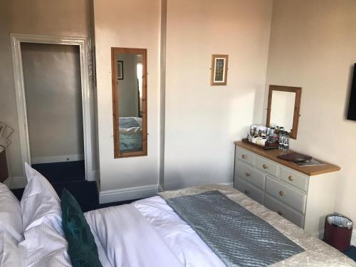 The Apple House - image 10