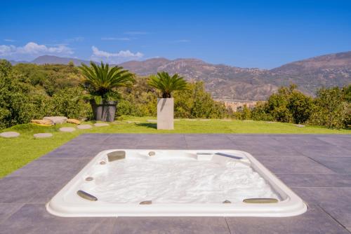 สปา, SUITE 20m2 DANS VILLA PISCINE JACUZZI in กาโร