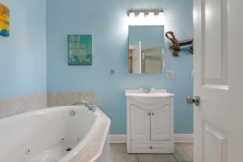 Sweet Home Anna Maria by RedAwning – Holmes Beach, FL