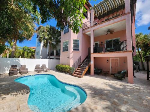 Sweet Home Anna Maria by RedAwning – Holmes Beach, FL