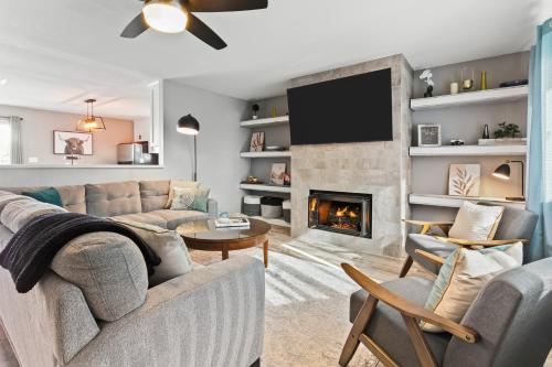 Tranquil Escape Contemporary 3-Bedroom Retreat - A Ryson Property in Cathedral City, USA