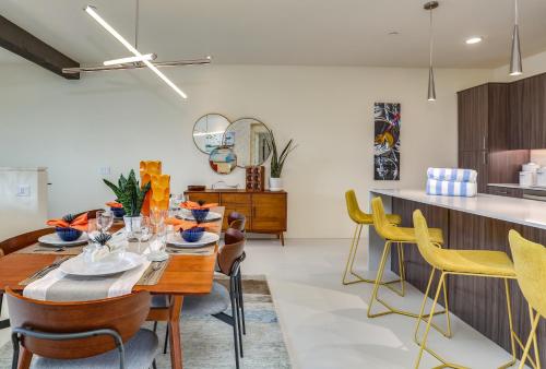 Premiere Contemporary Condo - A Ryson Property in Palm Springs, USA