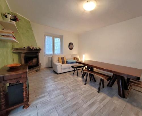  Green House Mountain Lake Iseo Hospitality in Bossico