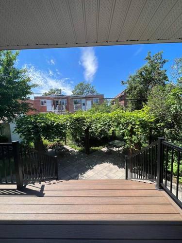 Family-Friendly 3BR Home with Backyard near Planetarium Rio Tinto Alcan
