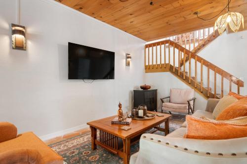 Villa Bella! Amazing pool home with cabana just minutes from downtown! in Bradenton, USA