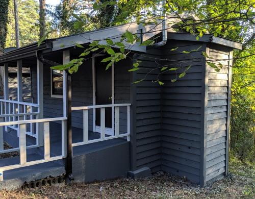 Loblolly Pines Adventure Cabin 4 King in Eureka Springs, USA