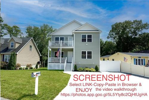 Beach House Cape May just 1 block from the Bay & a Short 5 minutes walk, Sleeps 19 in Cape May, USA