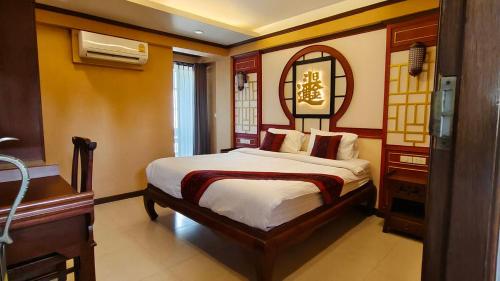 room detail thumbnail 0