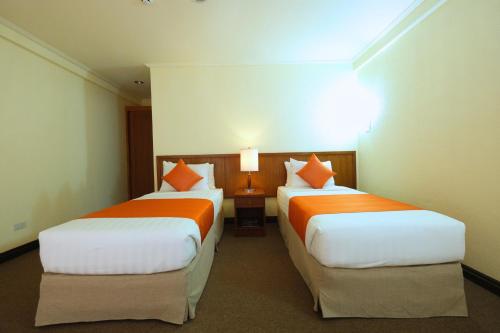 The Suites at Mount Malarayat Room Type - Hotel Loft Lake View