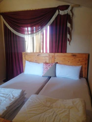 3 twin beds