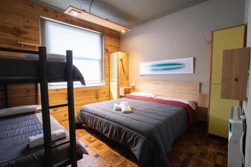 1 double bed, 2 bunk beds