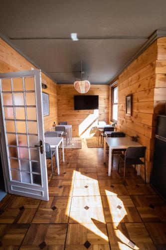 Carving Surf Hostel - image 3