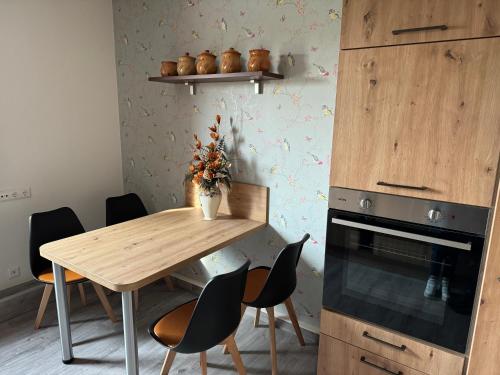 3 bedrooms, 7 beds