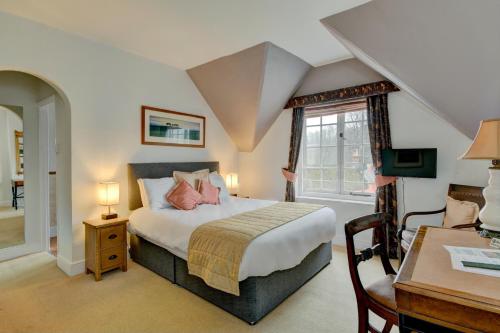 The Crown Hotel - image 7