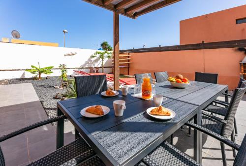 Sunrise Surf House, Big Garden, Hot Tub, Parking, super-fast free Wi-Fi
