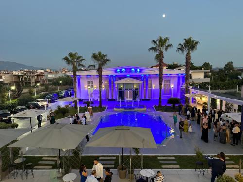 Skats, Hotel Colis in Kamëz