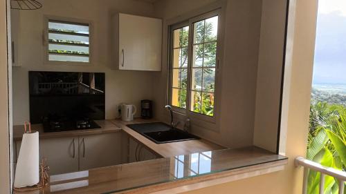 Martinique, la Ptite Maison dans la colline in Le Lamentin