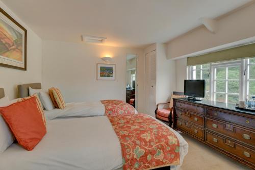 2 twin beds