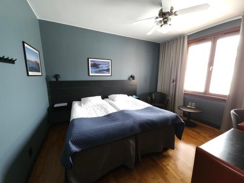 Superior Double Room with Two Single Beds - Non-Smoking