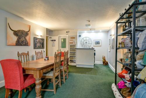 The Crown Hotel - image 11