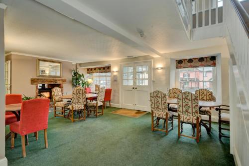 The Crown Hotel - image 3