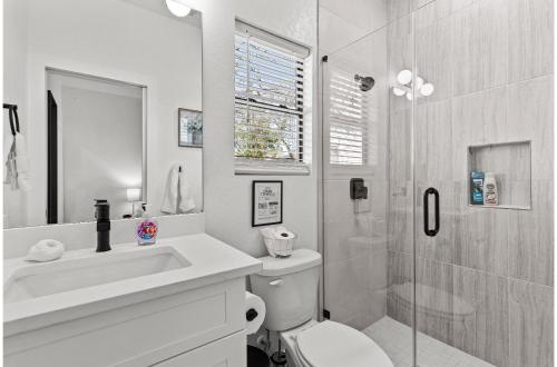 Brand New Relax at 3BR2BA Apt. Near City Center in San Antonio, USA