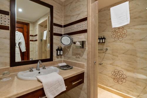 Superior Room image 6
