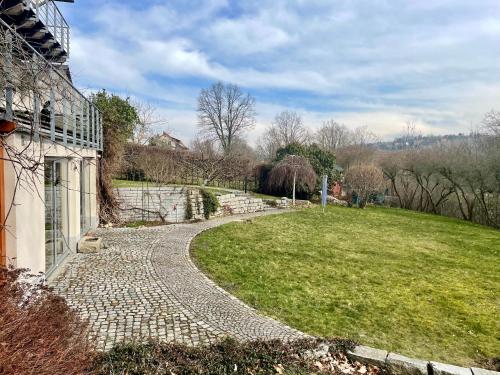 SONNENWEG Designwohnung mit Gartenblick