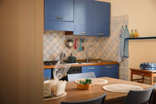 TWO-ROOM Apt. under the Aqueduct's ARCH in Pigneto, Roma (foto 10)