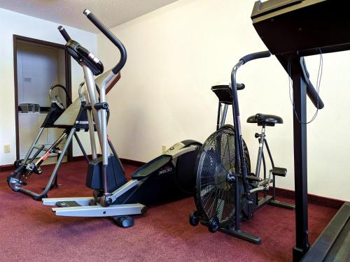 Fitness center, Gettysburg Inn and Suites in Harrold