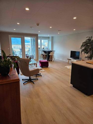 Toppleiligheit - Eidsgata 49 in Nordfjordeid