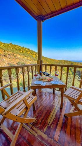 Voltants, Kazdağı Atila Bey Konağı (Kazdagı Atila Bey Konagı) in Narlı Mahallesi