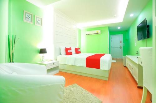 room detail thumbnail 1