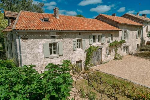 barn conversion, Dordogne La Tour-Blanche sleeps 12