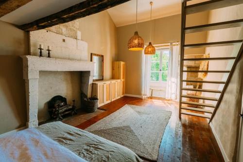 barn conversion, Dordogne La Tour-Blanche sleeps 12