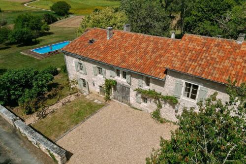 barn conversion, Dordogne La Tour-Blanche sleeps 12