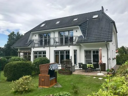 Blick ins Grüne GM 69866 in Graal-Müritz, Deutschland