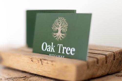 Oak Tree Hideaway